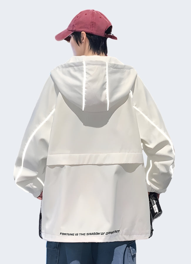Move freely and comfortably in the rain with this breathable and flexible reflective rain jacket.