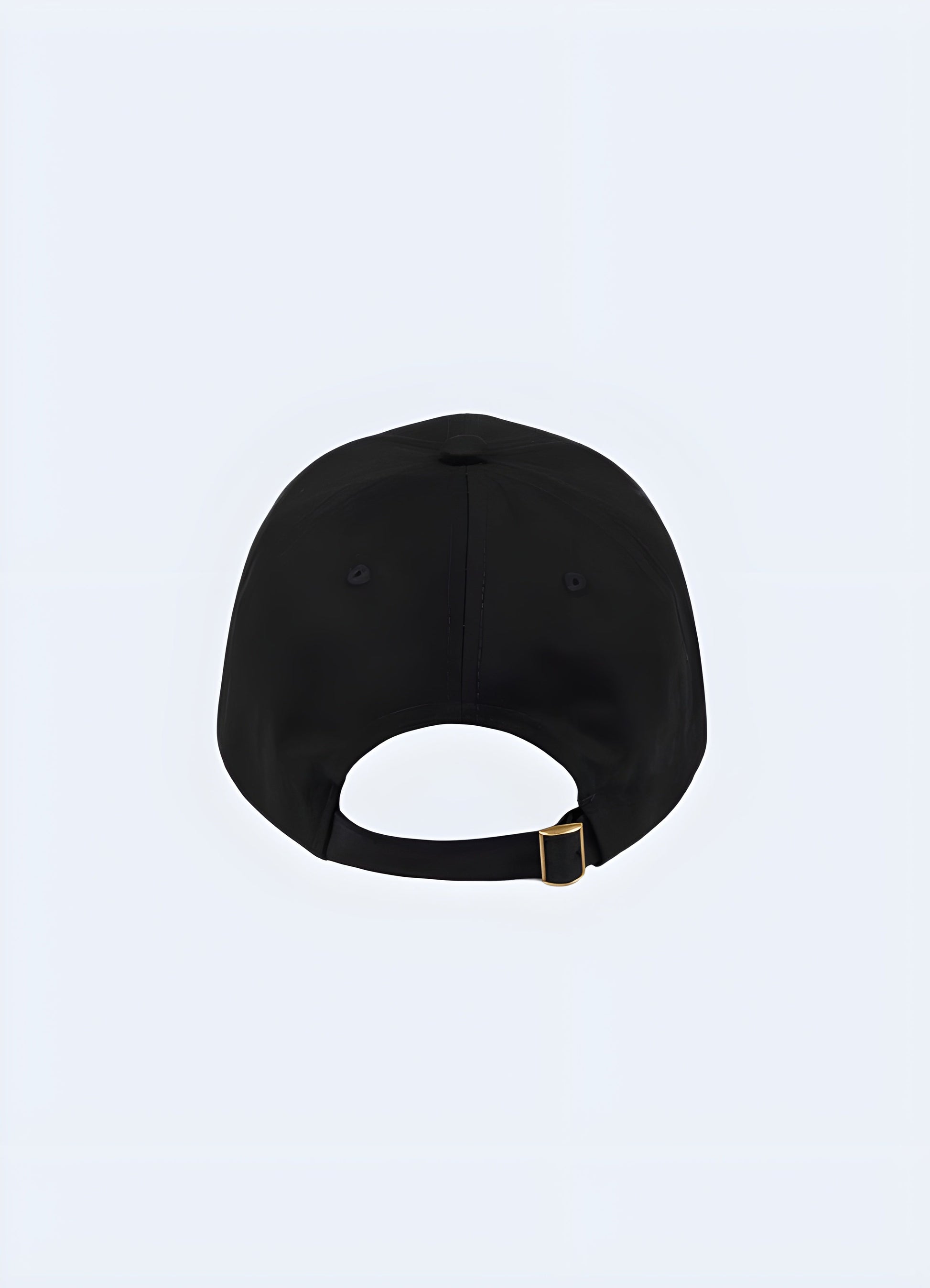 A curved brim, and an adjustable strap at the back for a comfortable fit.