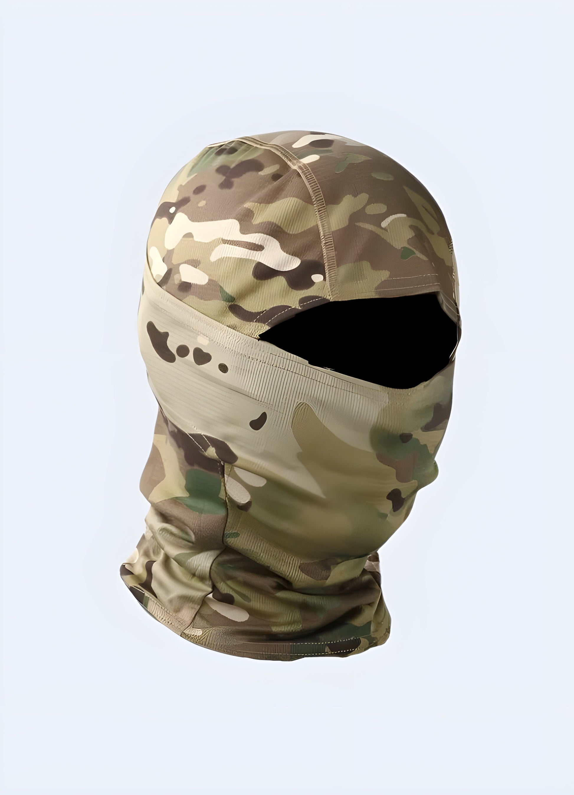 The gaiter, with its detailed camouflage pattern, is constructed from robust, moisture-wicking fabric that delivers excellent breathability and warmth Canada.