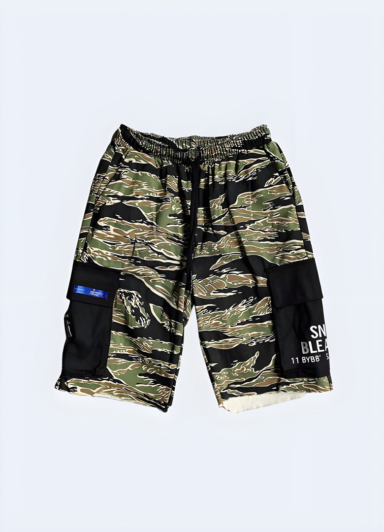 Stylish techwear camo shorts for man, combining urban fashion and functionality in the Canada.