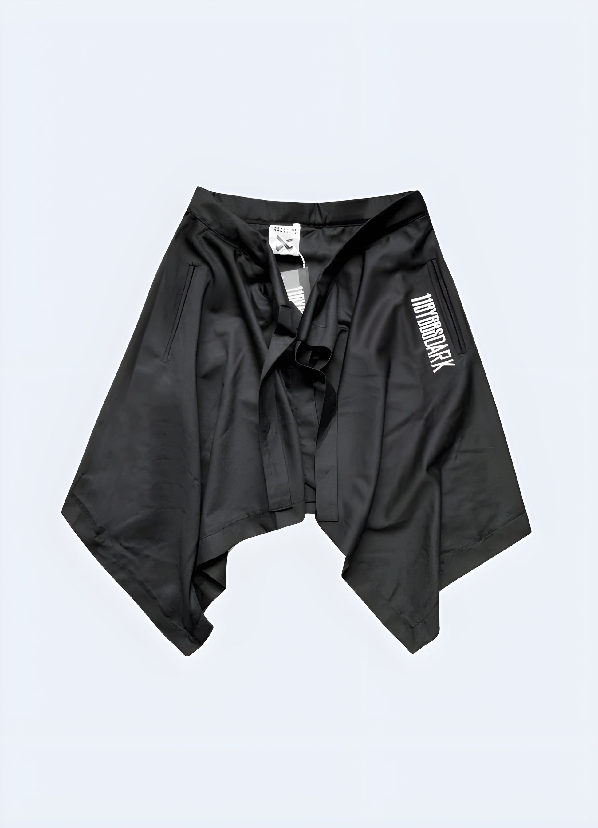 Stylish black techwear men samurai skirt for man, perfect for a relaxed and trendy look in the Canada.