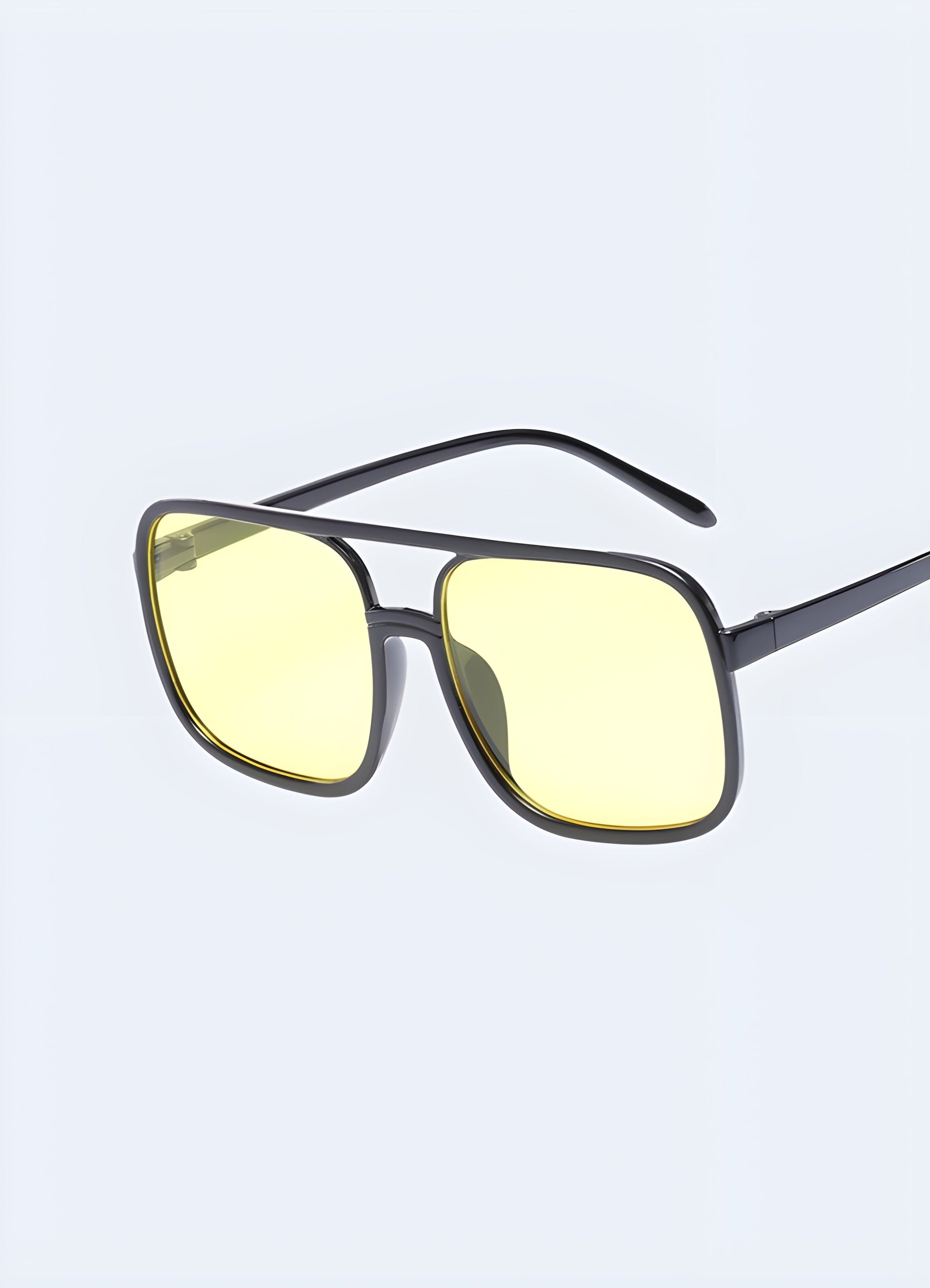 Find your perfect fit with the lightweight alloy frame of the tony stark sunglasses. 