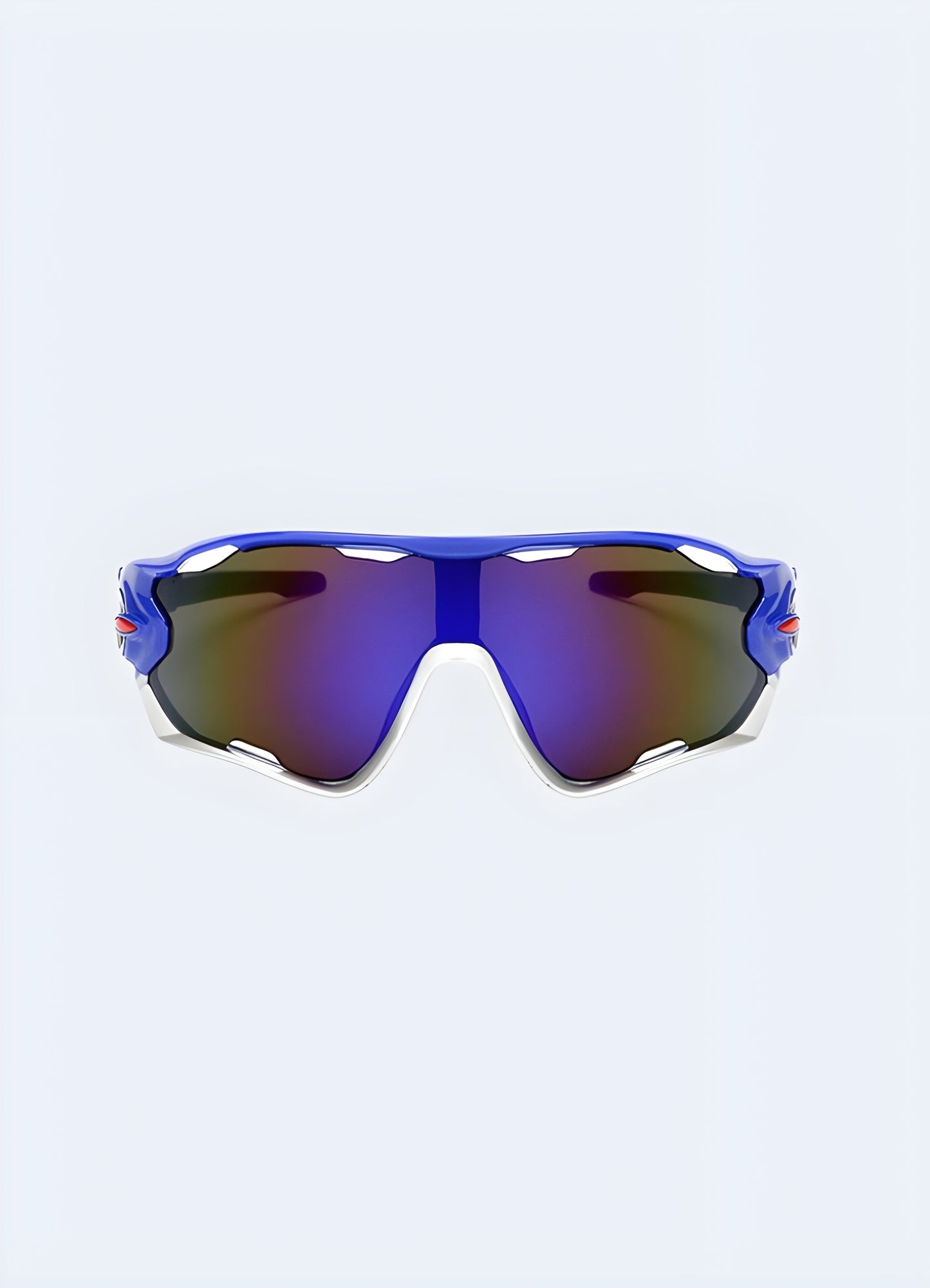 Step back in time with a splash of the future. Own a piece of the Y2K revival with these sunglasses Canada.